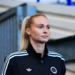 Molly Pike annonce sa retraite