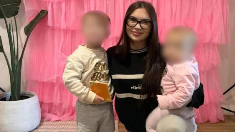 Mujer encontrada luchando por su vida en un automóvil después