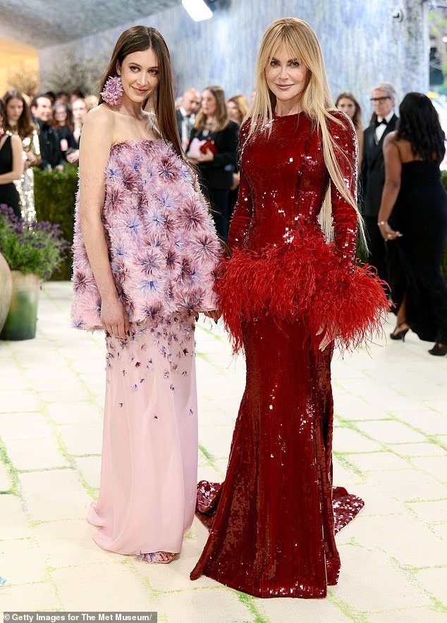 Nicole Kidman et sa fille Sunday Rose, 17 ans, présentent