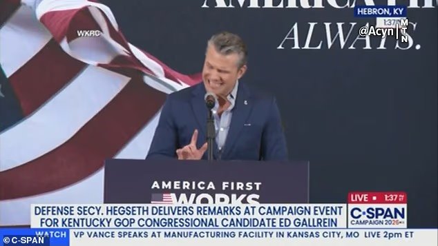 Pete Hegseth donne une impression étonnamment précise de Trump en