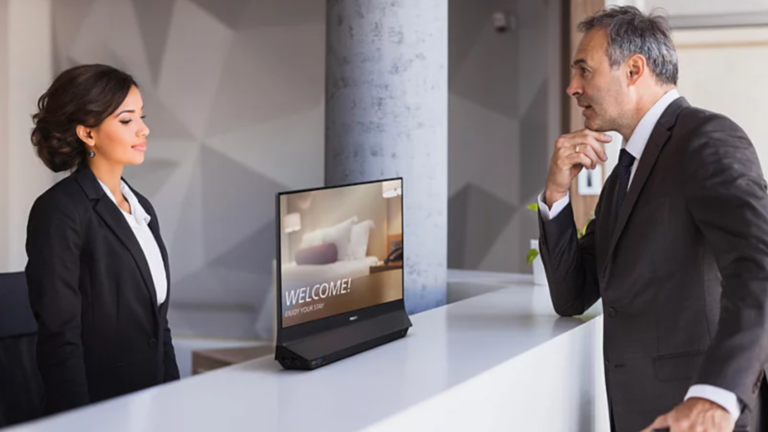 Philips ha presentado un monitor de doble cara que permite
