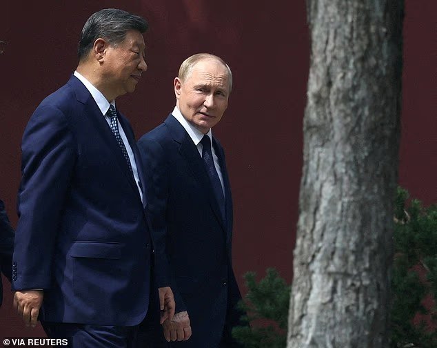 Poutine arrive en Chine pour des entretiens avec le président