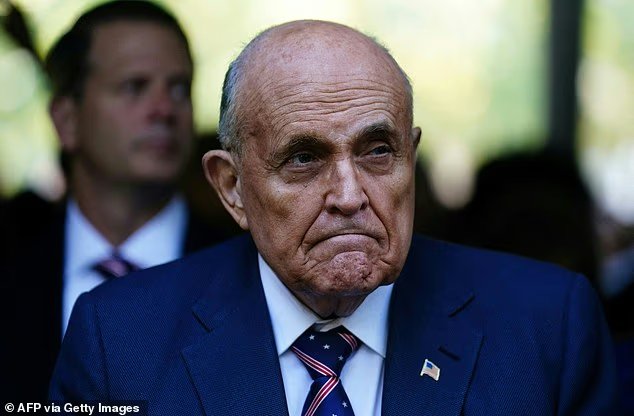 Rudy Giuliani EST DE RETOUR : le maire américain est de
