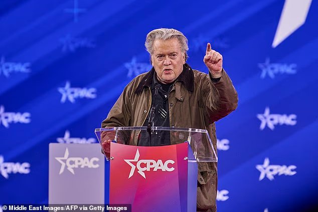 STEVE BANNON a vécu à Los Angeles pendant 15 ans.