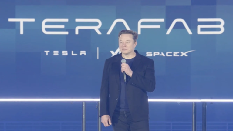 SpaceX admite que los sueños de IA orbital podrían desmoronarse