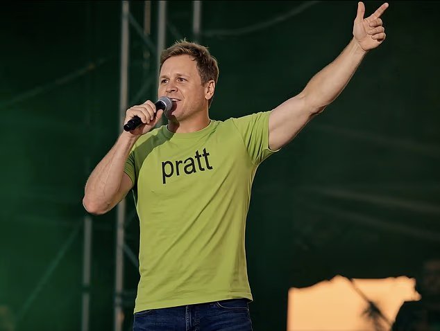 Spencer Pratt riffs sur la pop star Charlie XXX pour