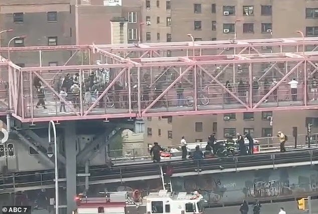 Terreur dans le métro de New York alors que deux