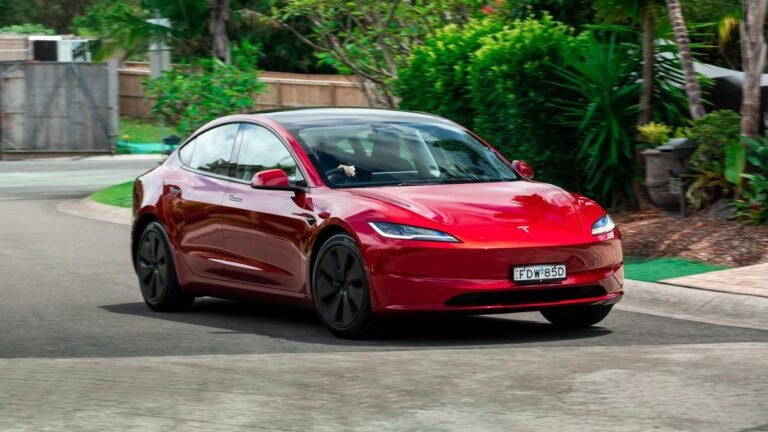 Tesla Australia gana más con las baterías que con las
