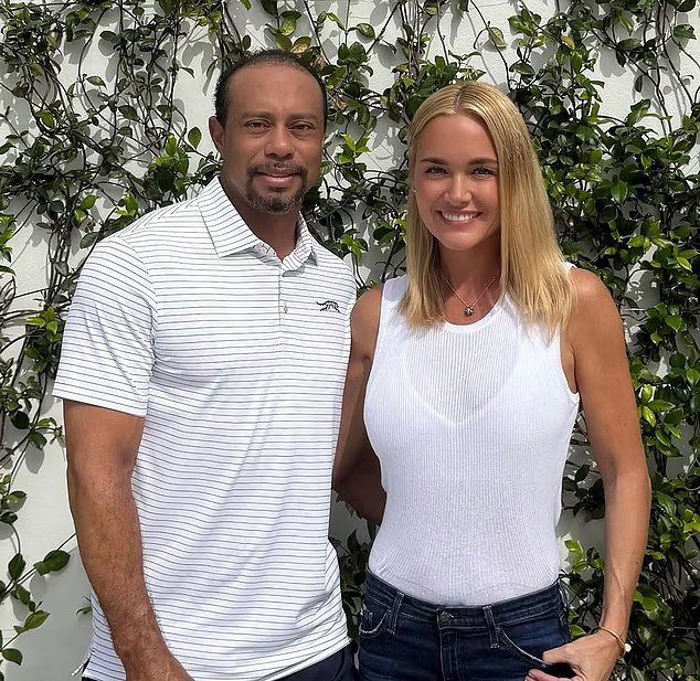 Tiger Woods célèbre la remise des diplômes de Ky Trump