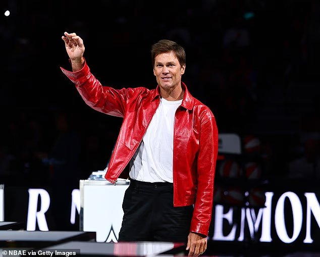 Tom Brady déchire les erreurs de mode de Michael Jackson