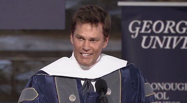 Tom Brady fustige Bill Belichick, « ​​têtu », alors qu'il