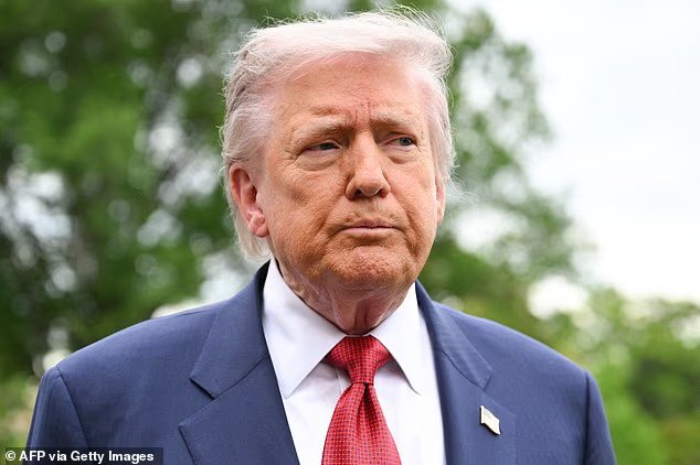 Trump a lancé une attaque cinglante contre la NFL au