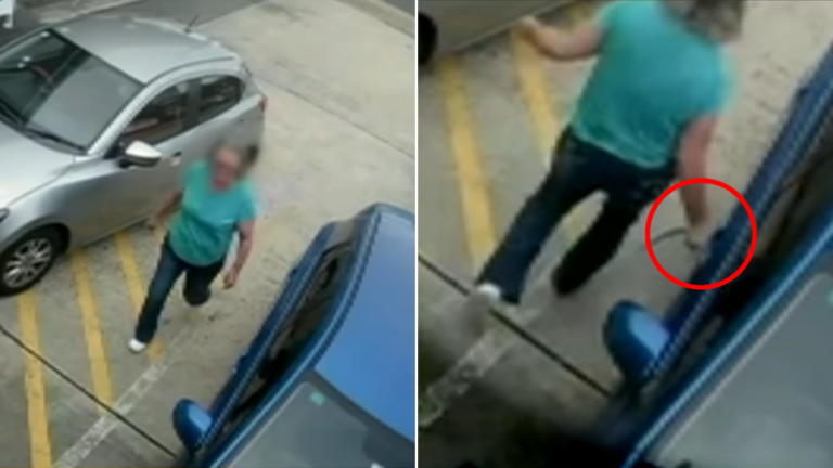 Un cliente captado por una cámara rayando deliberadamente un coche
