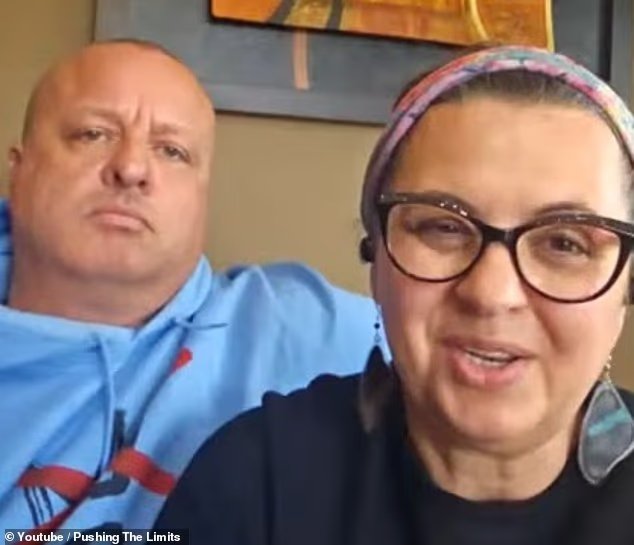 Un couple et sa fille du Minnesota inculpés de accusations