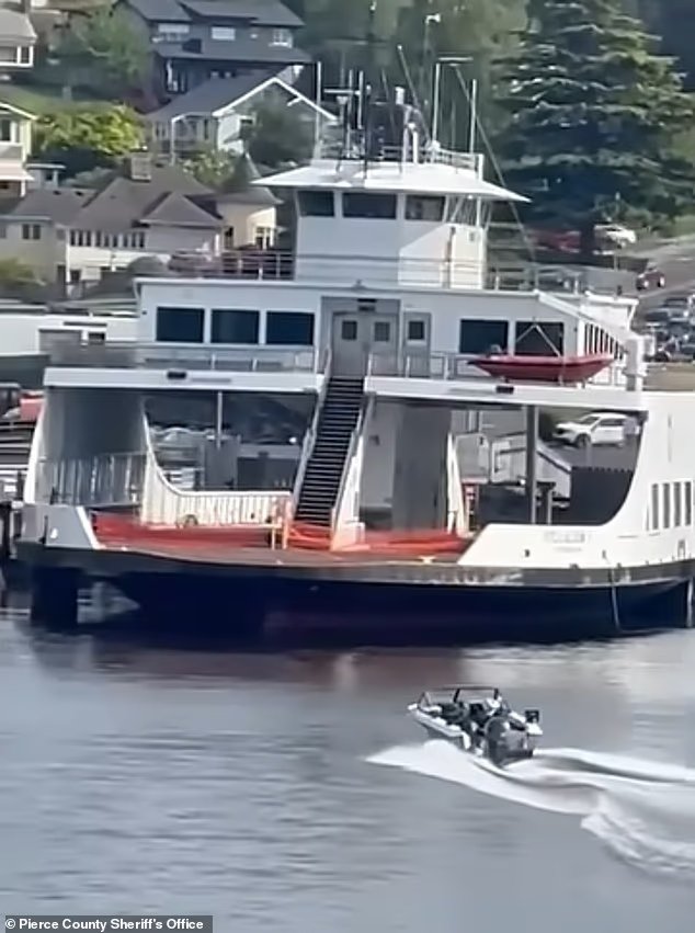 Un plaisancier présumé ivre s'est évanoui au volant d'un bateau