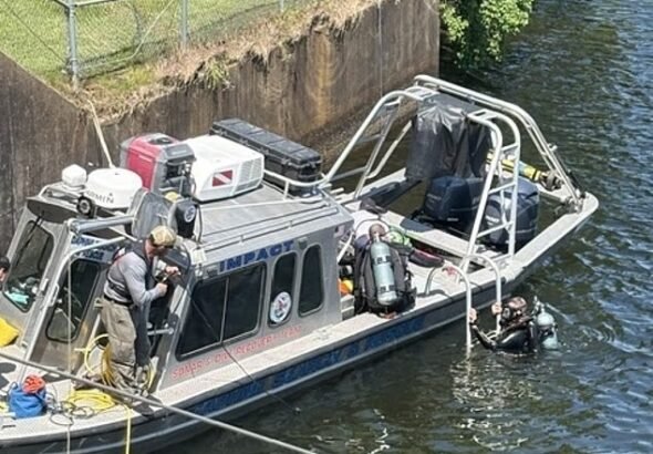 Une bombe sous-marine découverte à la base d'un barrage qui
