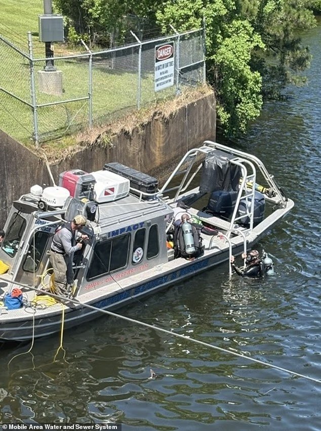 Une bombe sous-marine découverte à la base d'un barrage qui