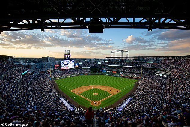Une confrontation de baseball entre les Mets et les Rocheuses