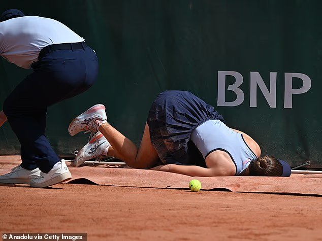 Une polémique éclate à Roland-Garros après qu'un joueur a été