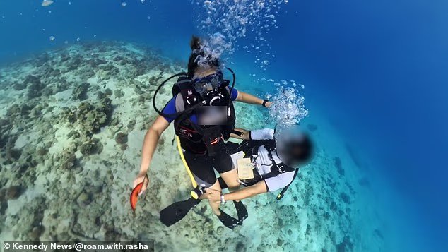 Une touriste américaine « expose » l'instructeur de plongée qu'elle
