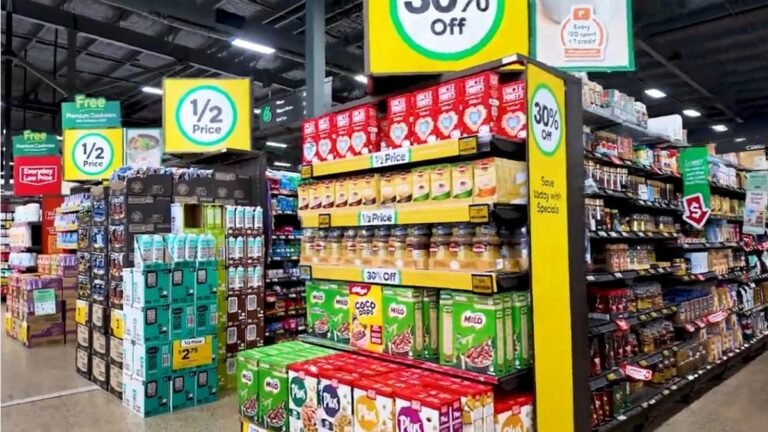 Woolworths congela los precios de 300 productos populares, incluidos huevos,