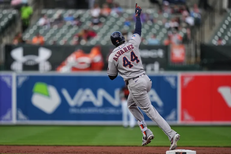 Yordan Alvarez et Cam Smith mènent les Astros à battre