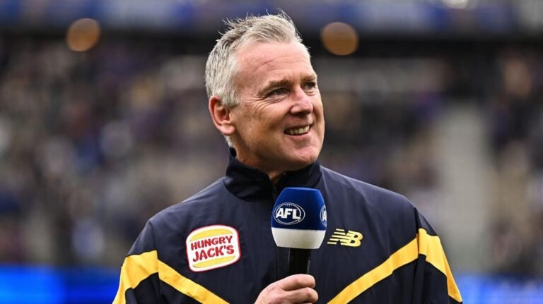 Adam Simpson se ha retirado de la carrera como entrenador