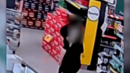Adolescente acusado de supuestamente golpear a un trabajador de Woolworths