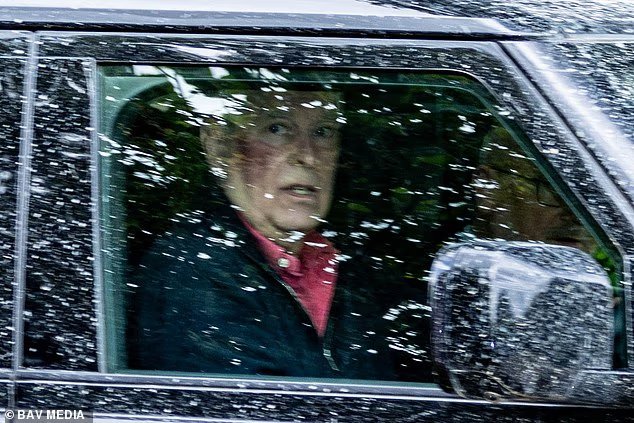 Andrew Mountbatten-Windsor a été aperçu avec une mystérieuse ecchymose sur