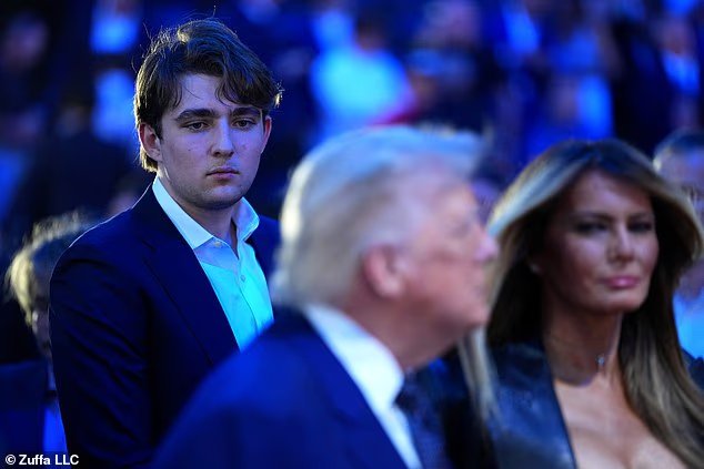 Barron Trump a un nouveau look puisqu'il a été vu