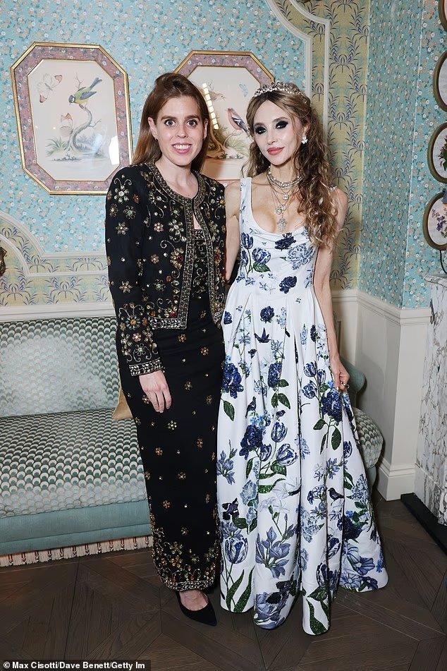Béatrice et Eugénie vivent gratuitement dans les Palaces depuis des