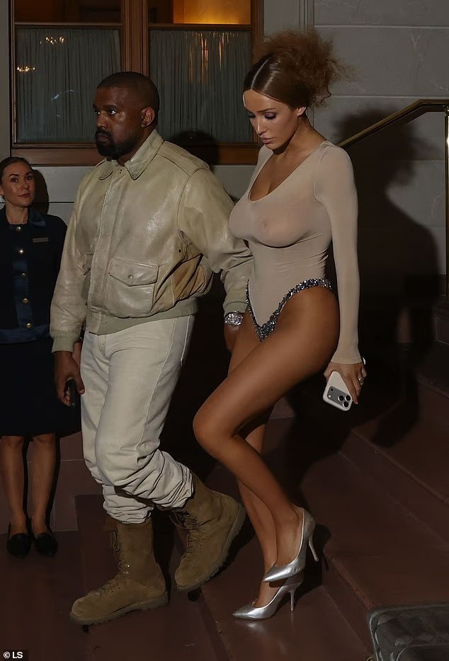 Bianca Censori, l'épouse de Kanye West, choque encore une fois