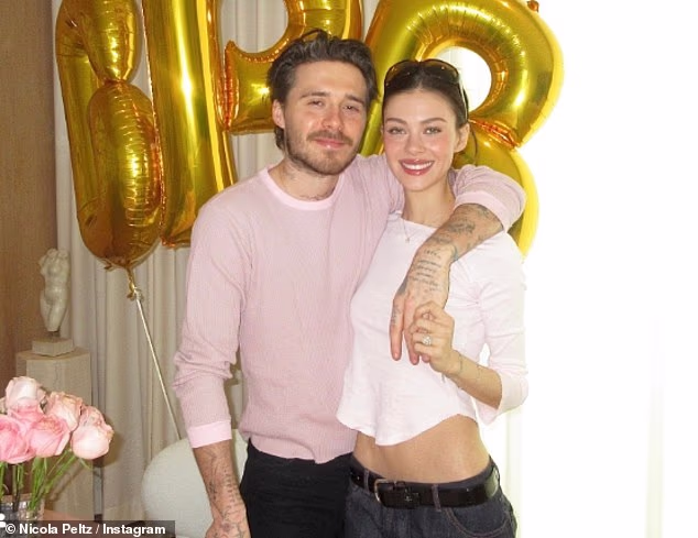 Brooklyn Beckham et Nicola Peltz s'embrassent partout dans des messages