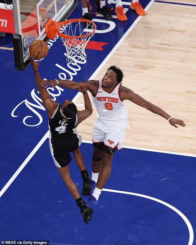 Charles Barkley critique la star « stupide » des Spurs