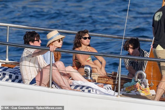Combinaison de bateaux populaire ! Le biopic des Beatles recrée le