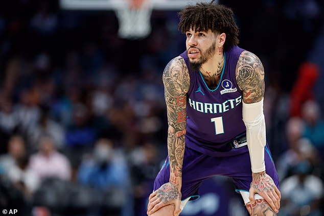 Commerce à succès de la NBA alors que les Charlotte