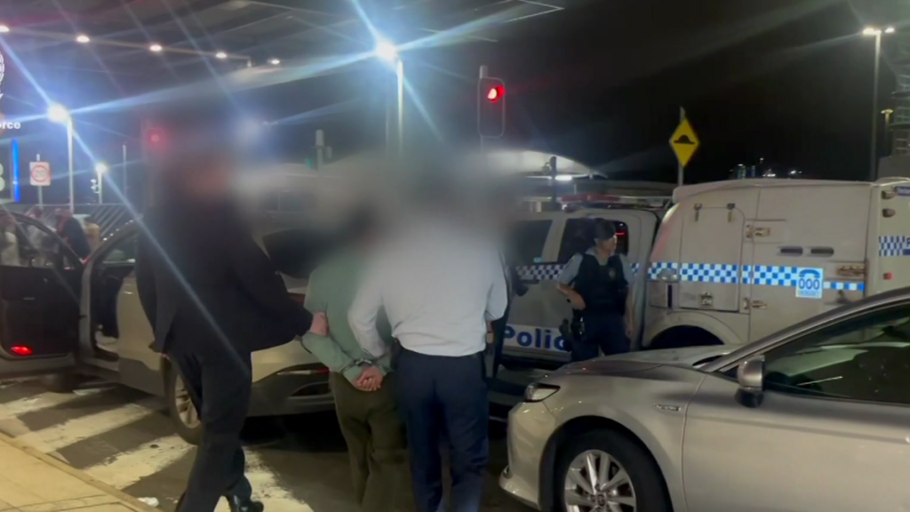 Conductor de viaje compartido en Sydney arrestado por presuntamente agredir