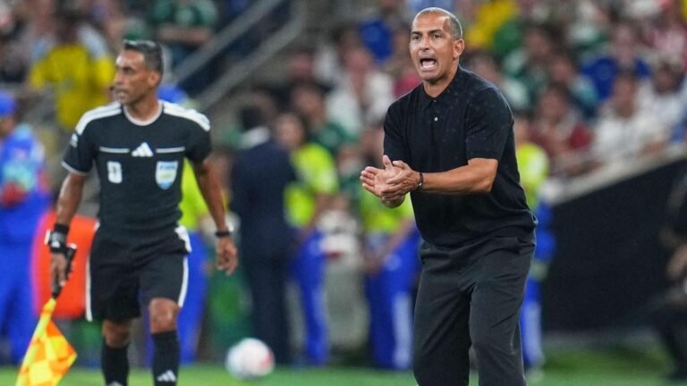 Confusión después de que Túnez anunciara que el entrenador Sabri