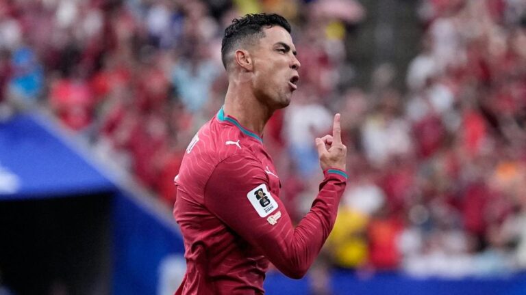 Cristiano Ronaldo enoja a los críticos con una reacción de