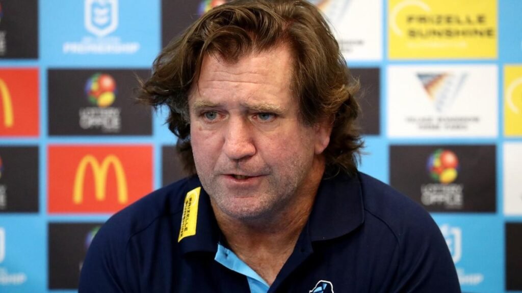 Des Hustler está ayudando a Manly y al nuevo entrenador