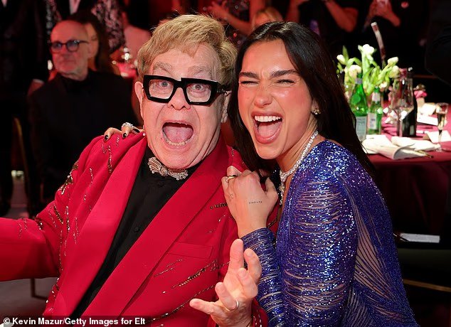 Dua Lipa et Callum Turner disent « oui » !