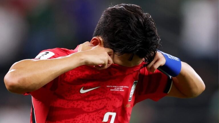 El entrenador de Corea del Sur, Hong Myung-bo, dimite mientras