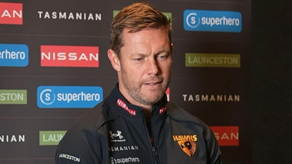 El entrenador de Hawthorn, Sam Mitchell, aborda las especulaciones sobre