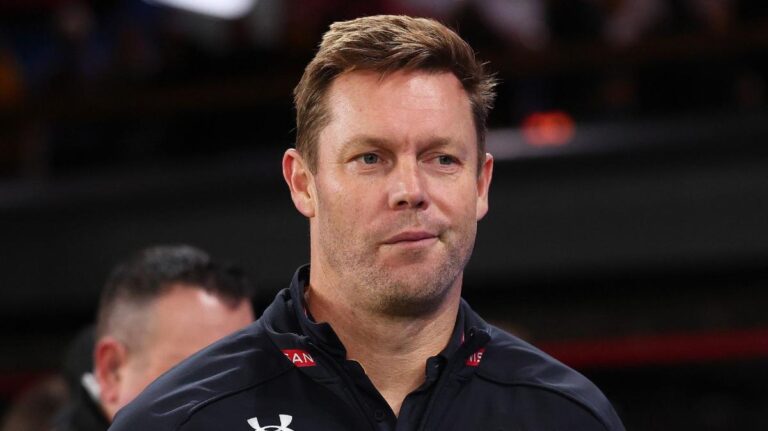 El entrenador de Hawthorn, Sam Mitchell, 'alcanzable' por el 'precio