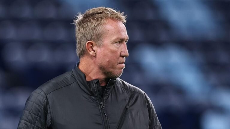 El entrenador de los Roosters, Trent Robinson, cuestiona a su