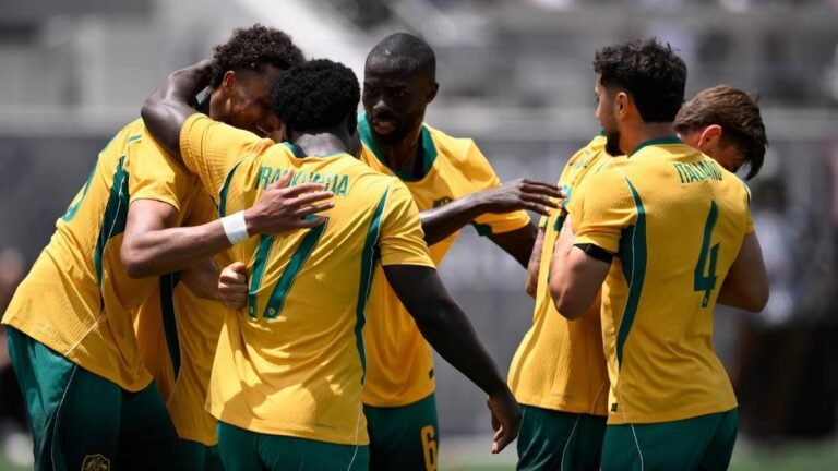 El entrenador de los Socceroos, Tony Popovic, "simplemente encantado" tras