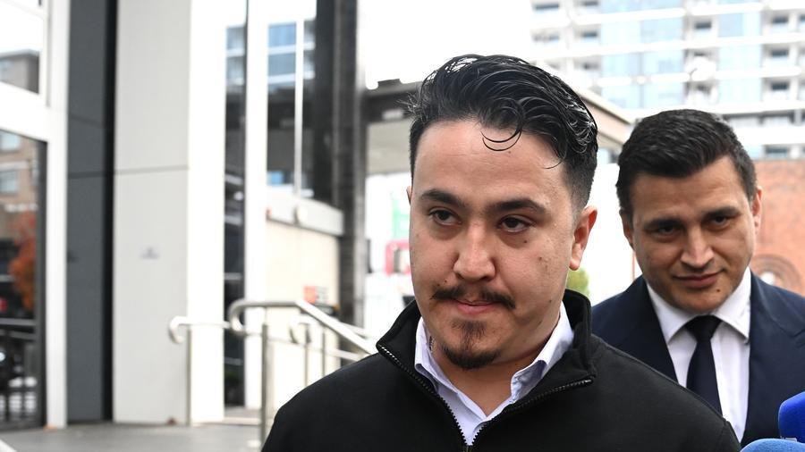 El presunto enfermero antiisraelí Ahmed Rashad Nadir gana la batalla