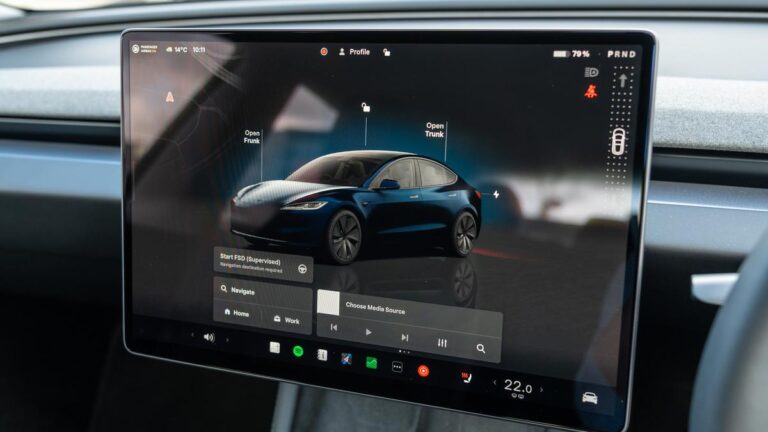 El último sistema de conducción totalmente autónomo de Tesla llega