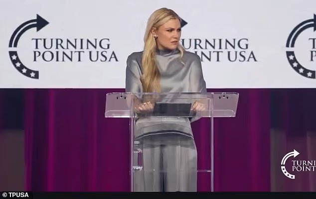Erica Kirk a été interrompue dans Turning Point par un