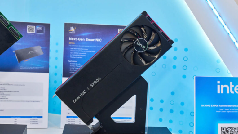Esta tarjeta PCIe tiene 38 núcleos Xeon, 64 GB de